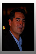Tony Pacini Talks To Audience Picture